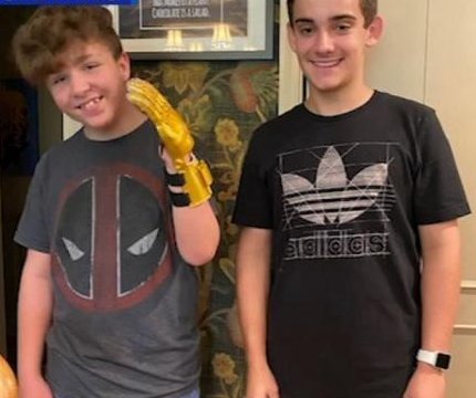 New Jersey 14-year-old uses 3D printer to create prosthetic hand