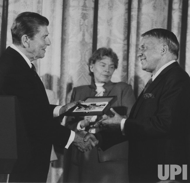President Reagan Presents Frank Sinatra the Presidential Medal of Freedom