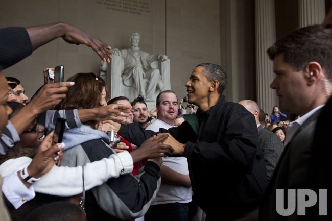 Obama Visits Lincoln Memorial After Shutdown Averted