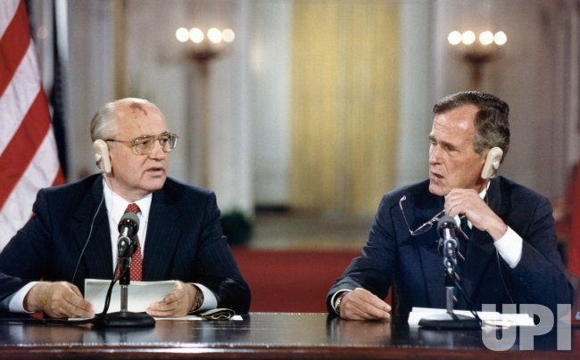 Presidents Gorbachev and Bush hold a joint new conference at the White House to conclude the Summit meetings
