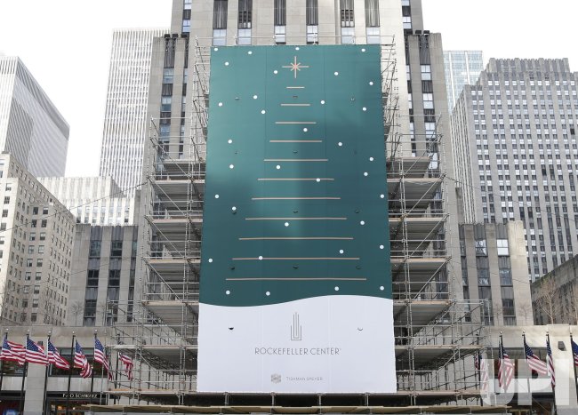 Rockefeller Center Christmas Tree at Rockefeller Plaza - UPI.com