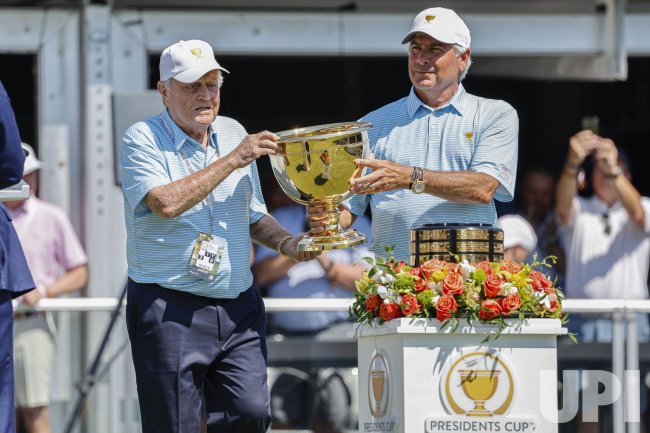 Golf legends Jack Nicklaus and Fred Couples at President's Cup golf championship in Charlotte, North Carolina