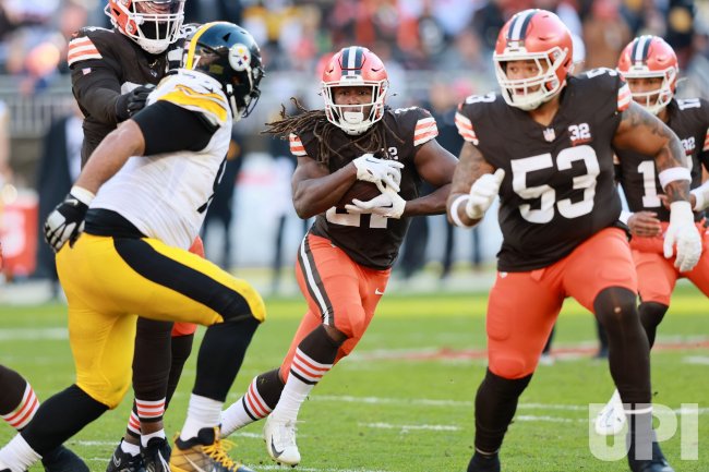 Pittsburgh Steelers vs Cleveland Browns in Cleveland