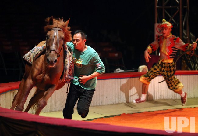 Photo: A Russian circus performs in Beijing - PEK20090822609 