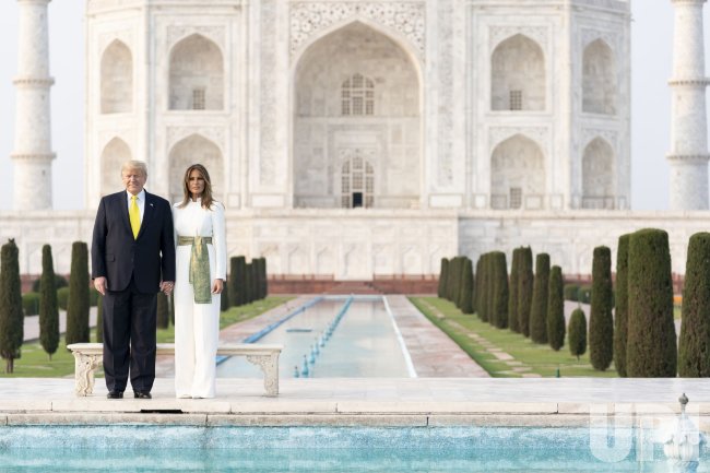 President Donald Trump & First Lady Melania at Iconic Taj Mahal India 8X12 PHOTO 
