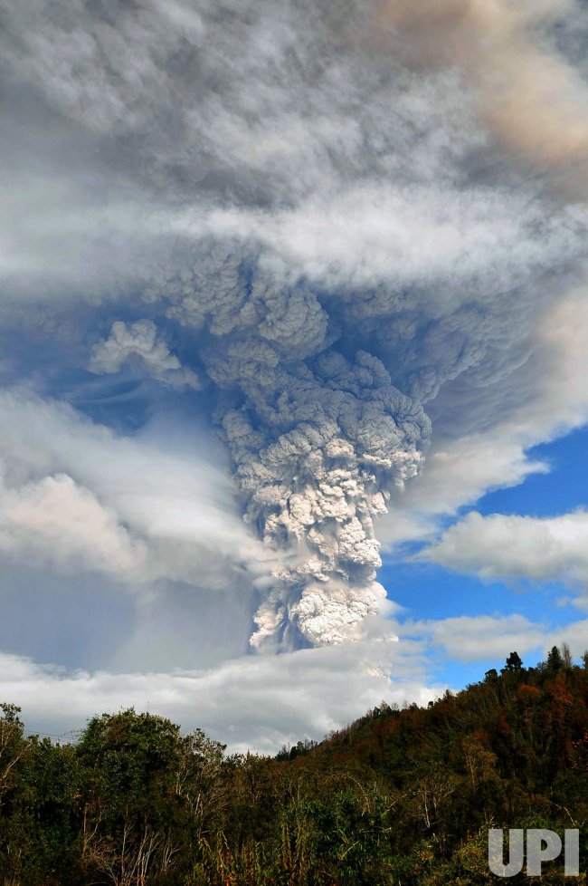 Vocano in Southern Chile Erupts