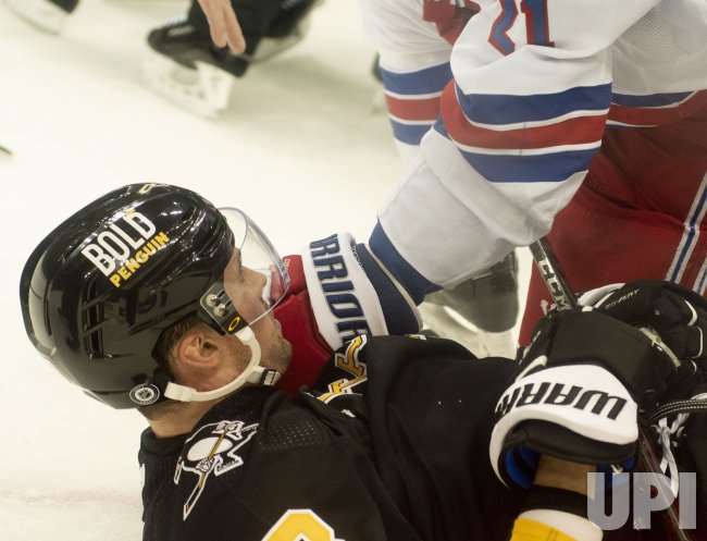 Rangers Barclay Goodrow Penguins Dumoulin Fight in Pittsburgh