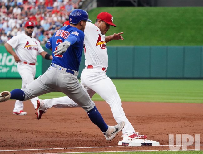 St. Louis Cardinals Starting Pitcher Jose Quintana Beats Chicago Cubs Nico Hoerner To First Base