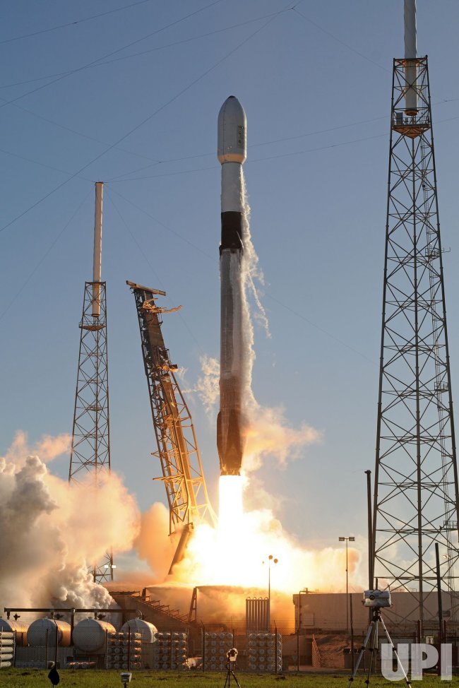 SpaceX Launches Korea Pathfinder Lunar Orbiter from Cape Canaveral, Florida