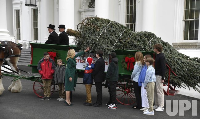 First Lady Jill Biden welcomes 2023 White Hpuse Christmas tree