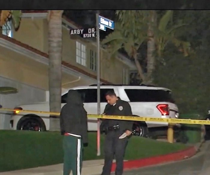 3 dead, 4 injured after shooting in upscale Los Angeles neighborhood