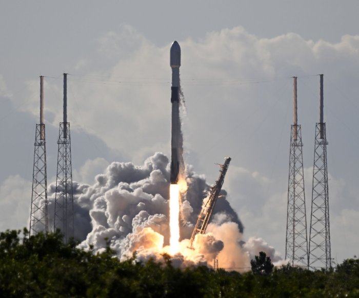 SpaceX launches more satellites, will attempt second launch Sunday