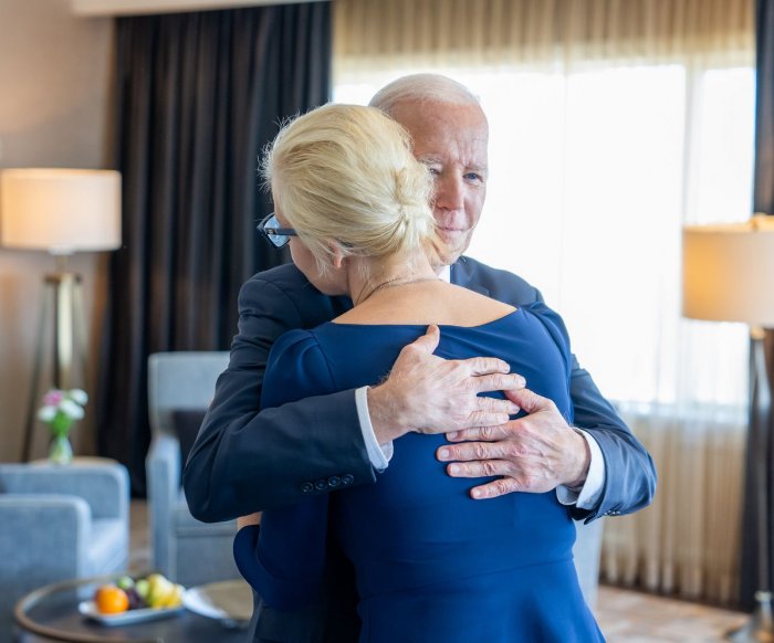 Mother of Alexei Navalny decries treatment as Biden meets with his widow