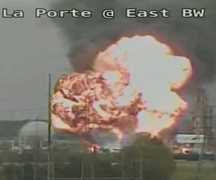 Massive explosion at Texas chemical plant injures one person