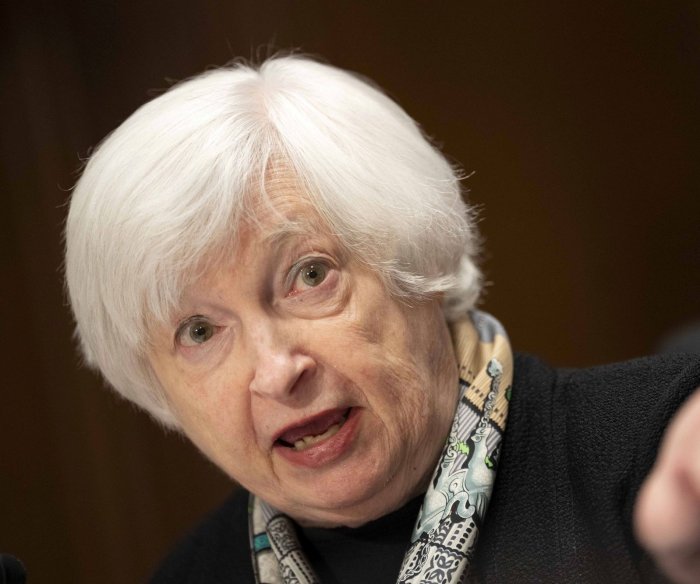 Janet Yellen reassures bankers during speech in front of lobbying group