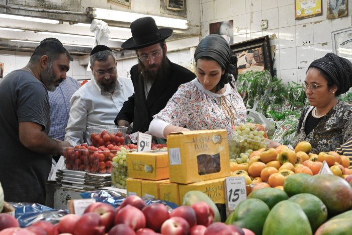Israelis prepare for Rosh Hashanah