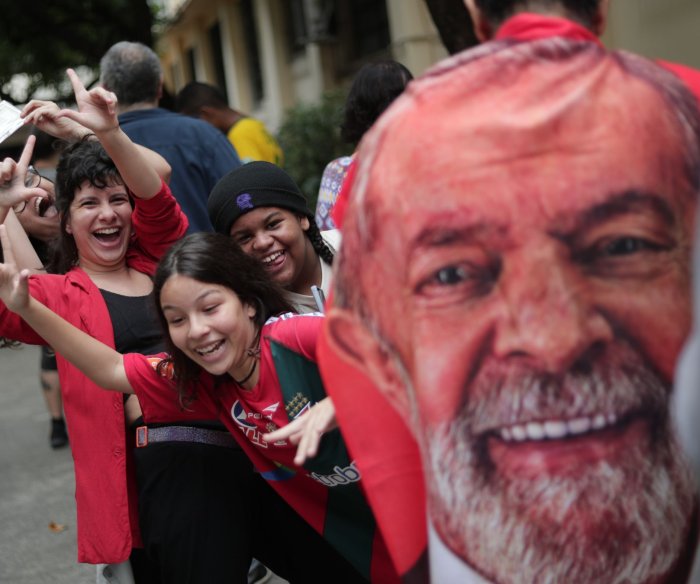 Bolsonaro, Lula headed for run-off in Brazil's polarizing election