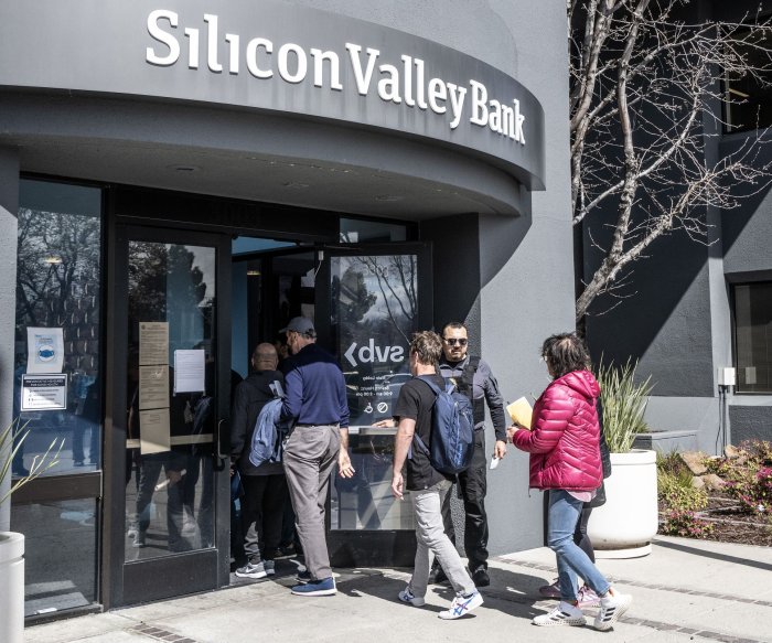 First Citizens Bank to buy Silicon Valley Bank
