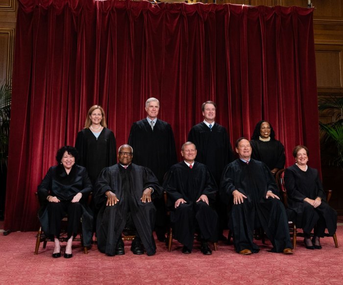 Supreme Court begins new term, facing cases on gun rights and free speech