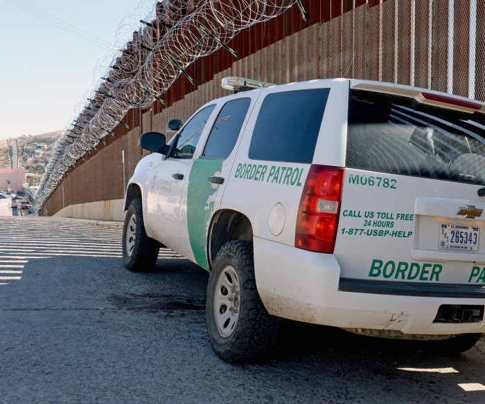Immigration officials reduce legal entries in Texas, Arizona to address illegal crossings