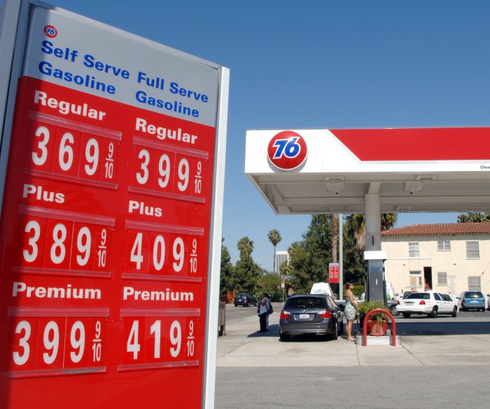 Gas prices: National average falls below $4 per gallon for first time in 5 months