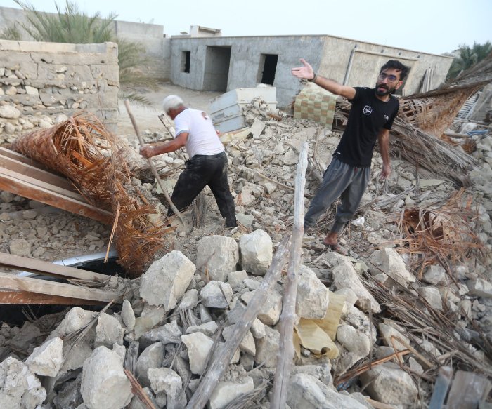 6.1-magnitude earthquake in southern Iran kills at least 5 people