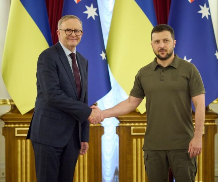 Australian PM visits Kyiv, announces new military assistance package
