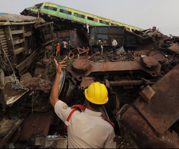 Indian train disaster death toll rises to 288 as rescuers continue search