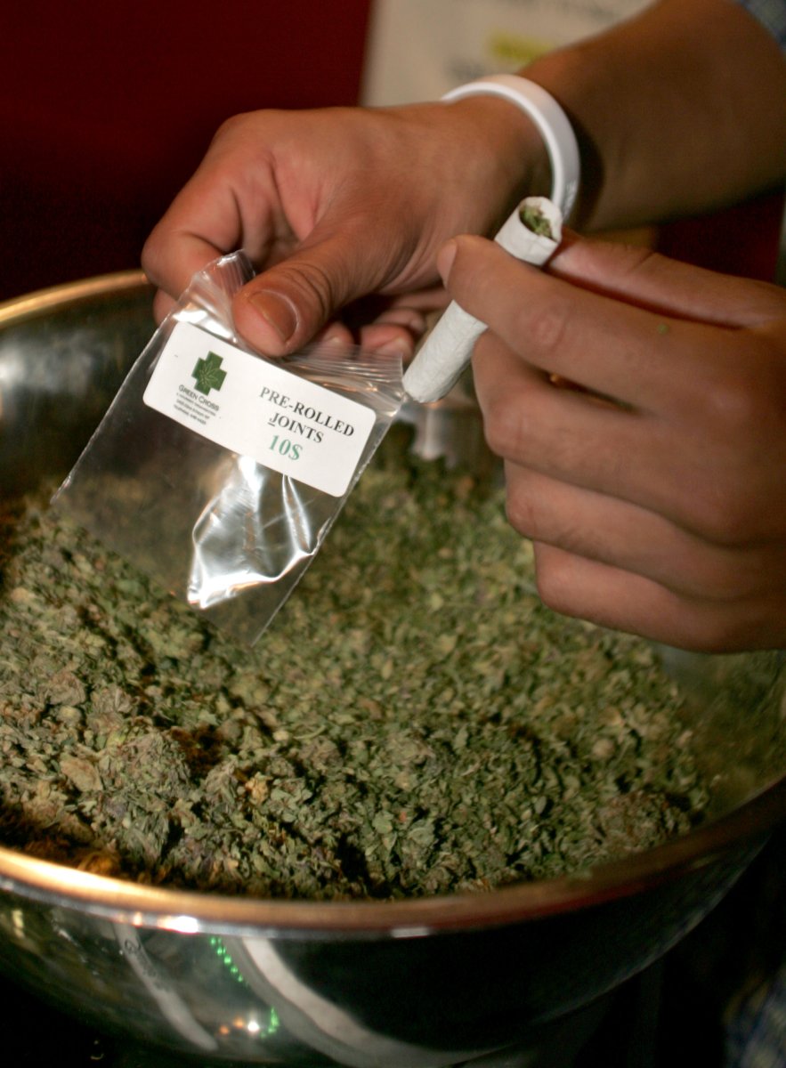 Сколько стоит трава марихуана можно ли курить марихуану при язве желудка