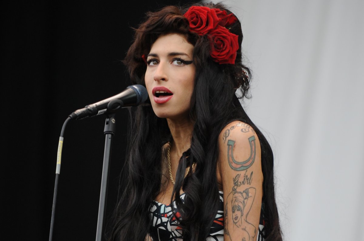 Lady Gaga posts photo as Amy Winehouse lookalike - UPI.com