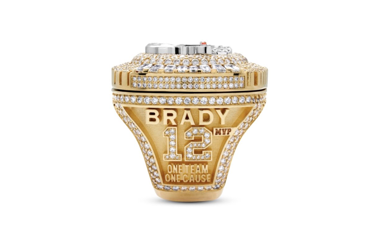 Tom Brady, Buccaneers get 319-diamond Super Bowl rings 