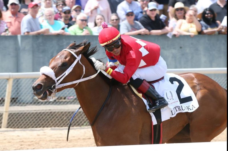 Letruska wins the Apple Blossom at Oaklawn Park. Coady Photography, courtesy of Oaklawn Park