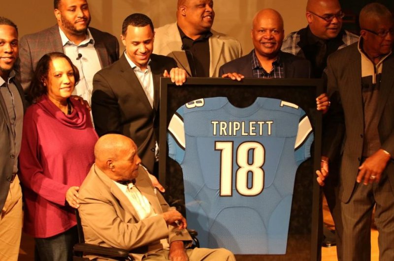 First African-American to be drafted and play in the NFL, Wally Triplett, dies