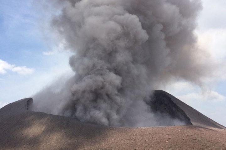 New data suggests a period of quiet almost always precedes an explosive eruption of an active volcano. Pictured, Nicaragua's Tilca volcano eruption in 2011. Photo by Diana Roman/Carnegie