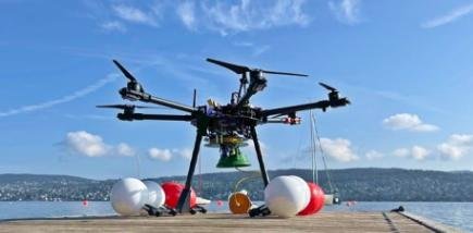 A new "dual robot" drone called MEDUSA can fly and dive to collect data on water quality in hard-to-reach areas like the Arctic. Photo courtesy of Aerial Robotics Lab/Imperial College London.