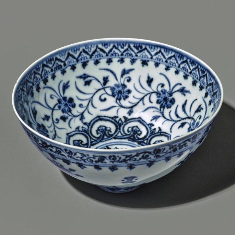 Bowl bought for $35 at a yard sale auctioned for $721,800