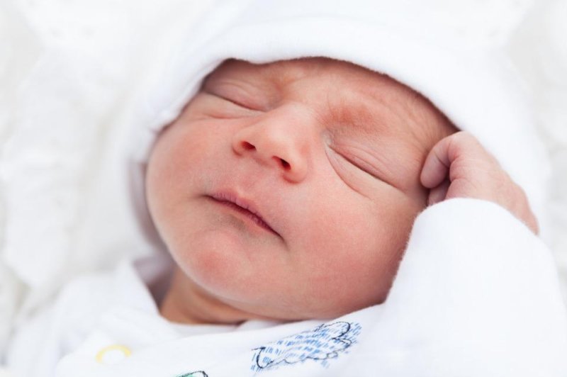 A recent study found that breastfeeding for at least two months cuts the risk of sudden infant death syndrome in half. Photo by <a class="tpstyle" href="https://pixabay.com/en/newborn-baby-cute-child-portrait-216723/">PublicDomainPictures/PixaBay</a>