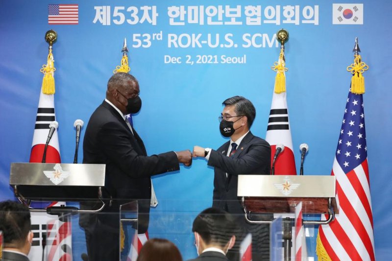 U.S. Defense Secretary Lloyd Austin and South Korean Defense Minister&nbsp;Suh Wook meet Thursday for an annual defense meeting and announced that the allies are developing a new war strategy in the face of a growing threat from North Korea. Photo by Yonhap
