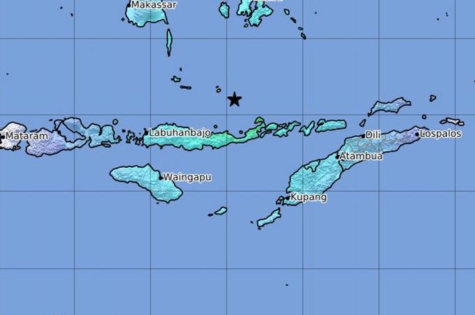 7.3-magnitude quake strikes off Indonesian coast