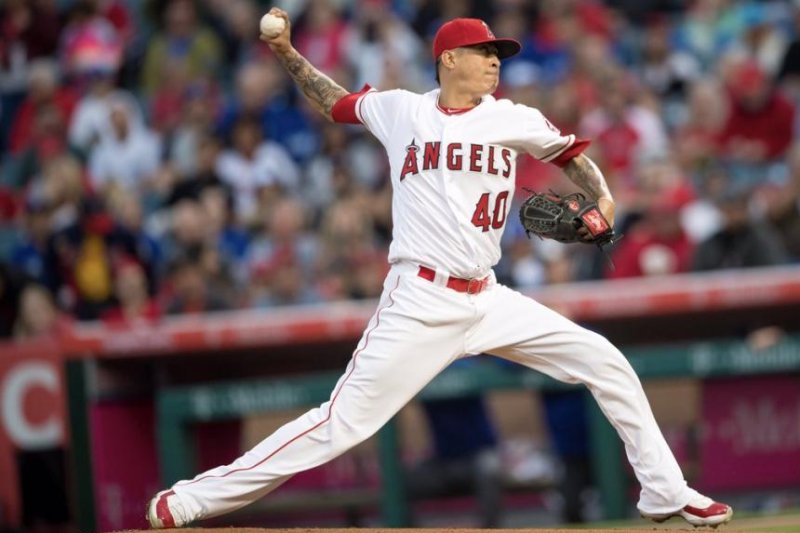 Short memory helps Los Angeles Angels pitcher Jesse Chavez come back to beat Toronto Blue Jays