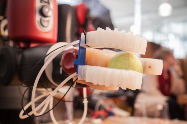 MIT's egg-clutching robot has soft but steady hands