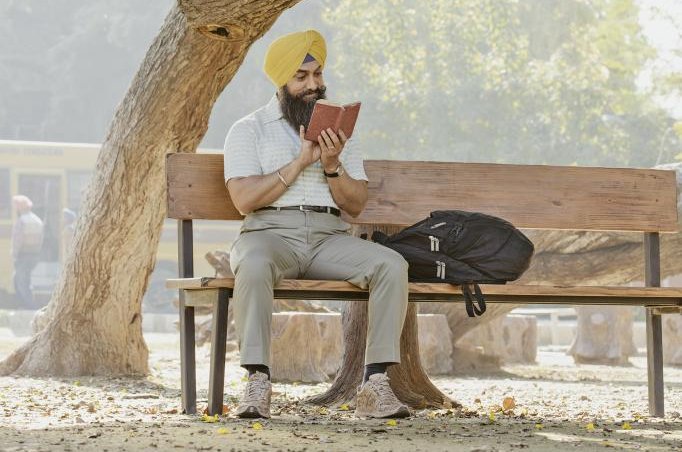 Aamir Khan plays Laal Singh Chaddha. Photo courtesy of Paramount Pictures