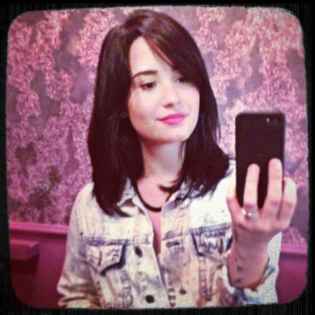 [PHOTO] Demi Lovato's new haircut