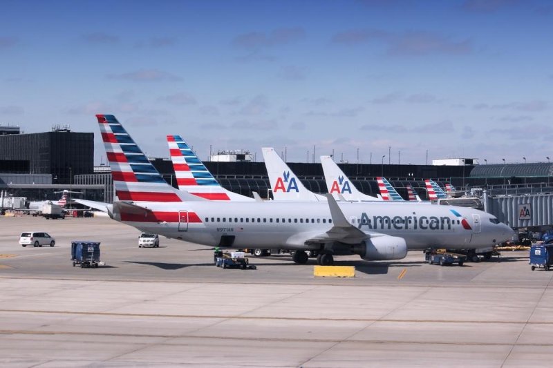 American Airlines pilot arrested for suspected intoxication