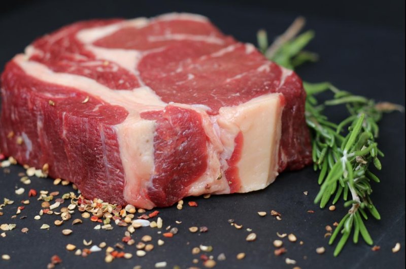 A study in Britain found that women can lower their risk for colon cancer by avoiding, or lowering, their consumption of red meat. Photo by tomwieden/Pixabay