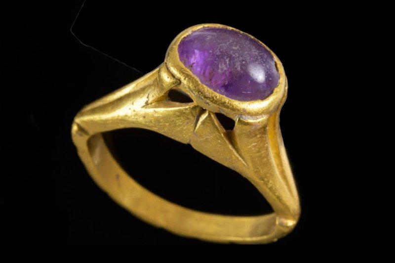 The gold ring contained a purple semiprecious stone likely to be an amethyst. Photo courtesy of the Israel Antiquities Authority