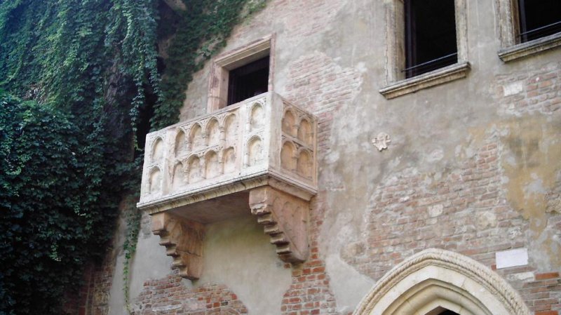 Verona to charge two Euros to see Romeo and Juliet's balcony