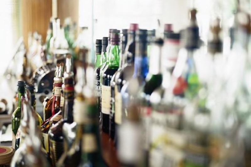 The cost of harm caused by excessive drinking in the United States is just over $2 per drink, a new study found.&nbsp;Photo courtesy of HealthDay News<br>