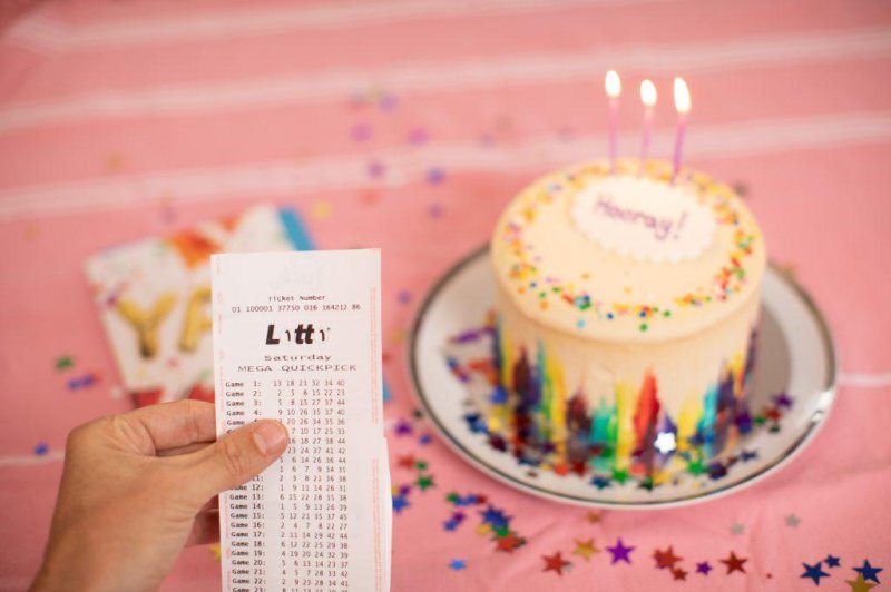 Friends switch lottery retailers after 40 years, win big
