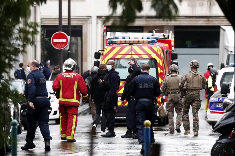 At least 2 stabbed in Paris near site of 2015 Charlie Hebdo attack